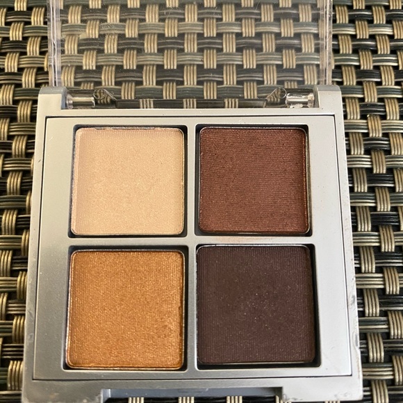 Clinique eyeshadow quad - Picture 2 of 3